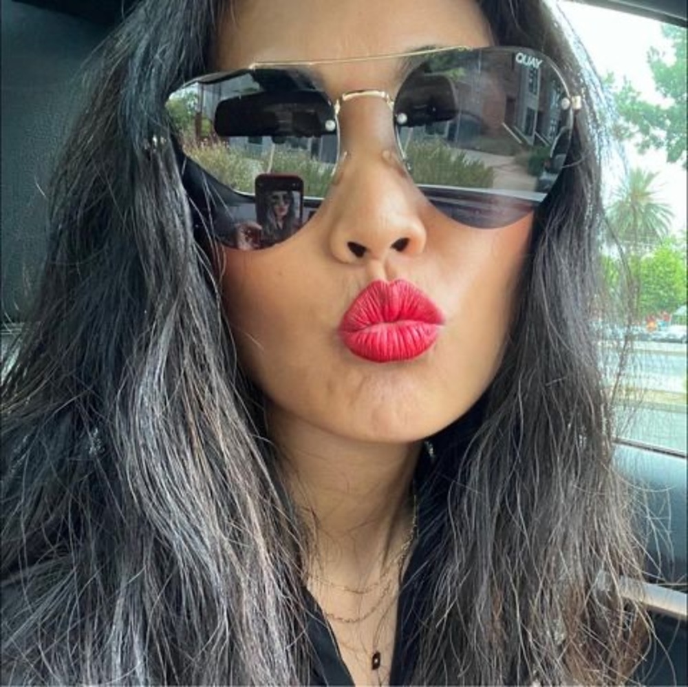 Meet your Posher, Joy